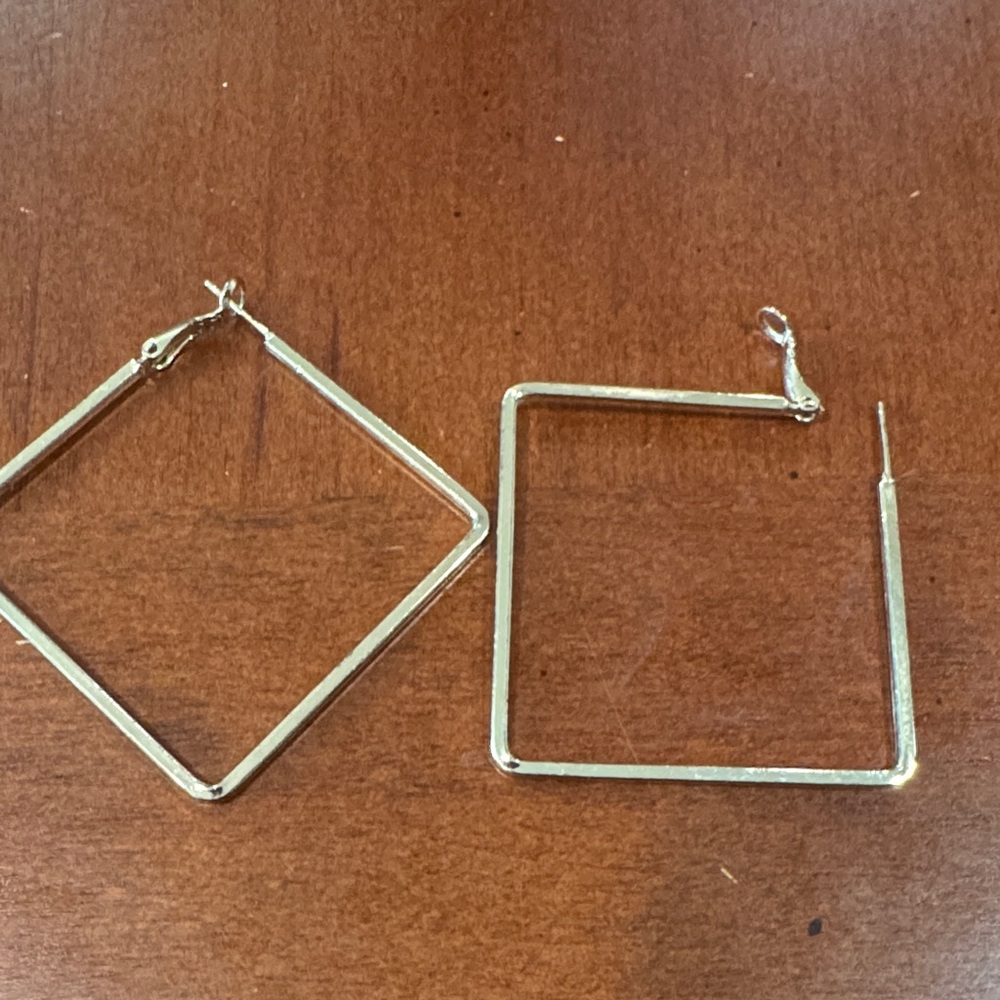 Geometric Gold Hoop Earrings Set - Picture 3 of 4